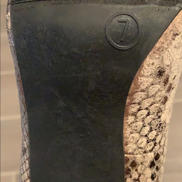 Snake pattern pumps FINAL PRICE 🎉🎉 - Picture 4 of 4